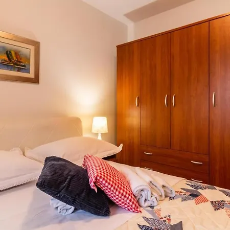 Ana Apartment *